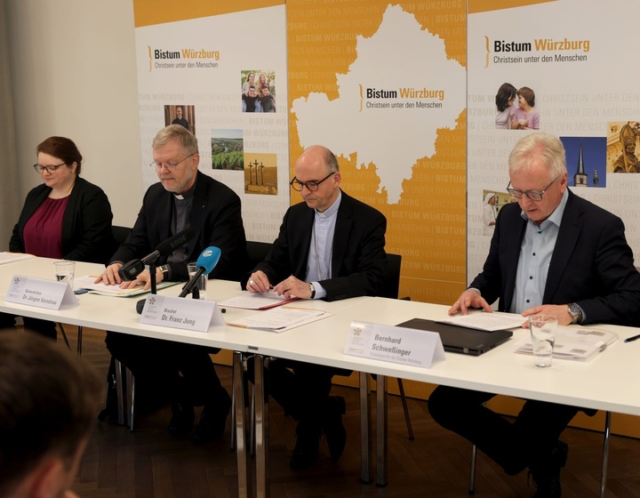 Pressekonferenz zum Missbrauchsgutachten Pressekonferenz zum Missbrauchsgutachten